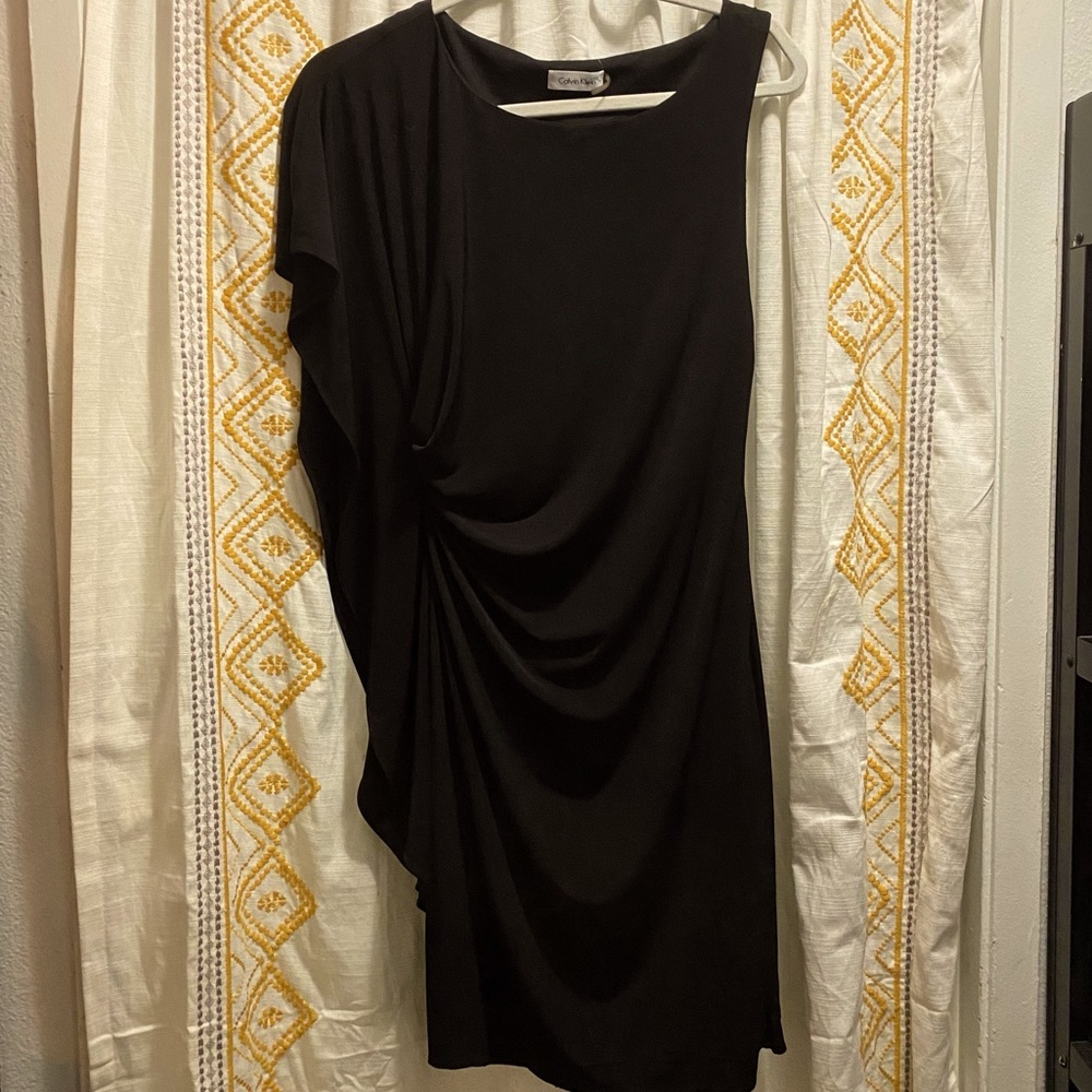Calvin Klein black one shoulder asymmetrical mini cocktail dress
